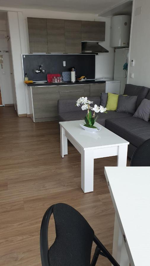 Les Pieds Dans L' Eau Apartment Емпуриабрава Екстериор снимка